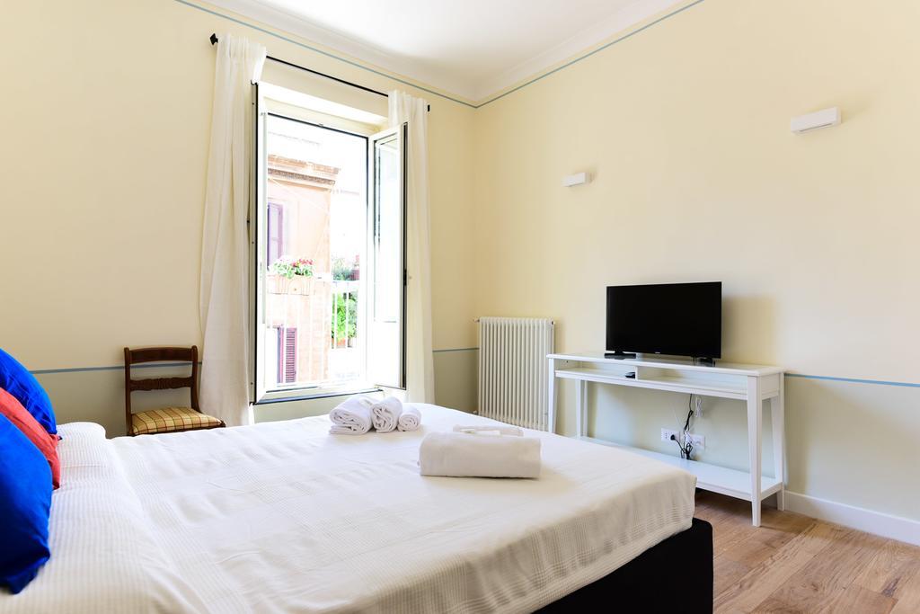 Bright And Comfy 3 Bedroom Apt In Monti Rome Exterior photo